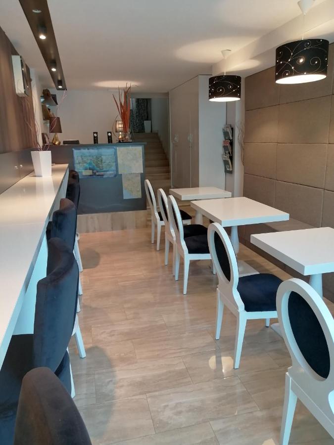 And Grand Palazzo Appartement Budva